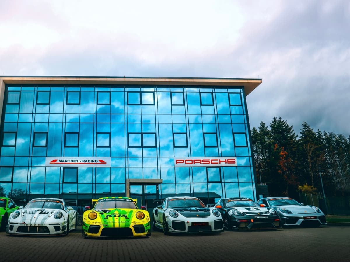 Vehicle hall with race cars